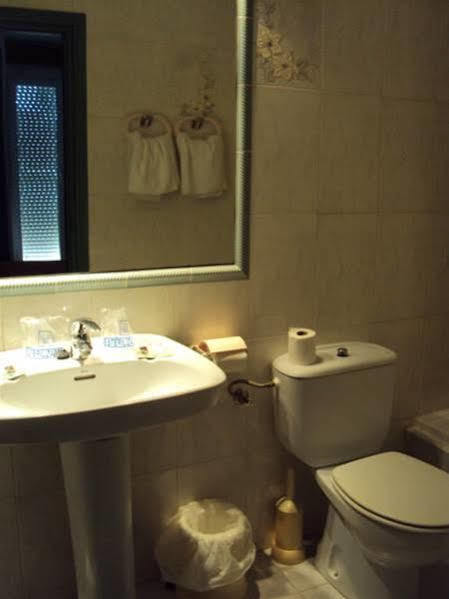 Hostal Manolo Гаруча Екстериор снимка
